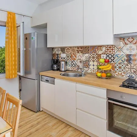 Apartamento With A Parking Space Mlini, Dubrovnik - 9043 Mlini
